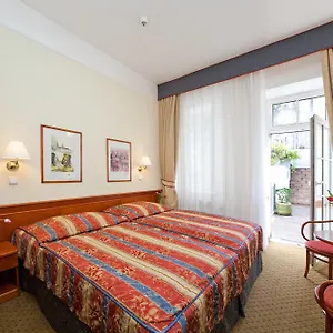 hotel-16.praguehotelsweb.com/